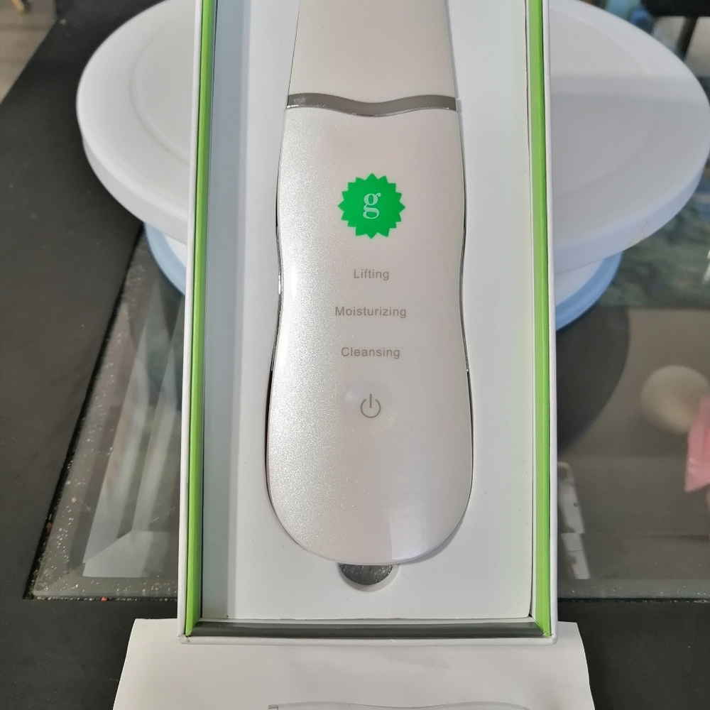 Capitan Green Skin Facial Scrubber Device